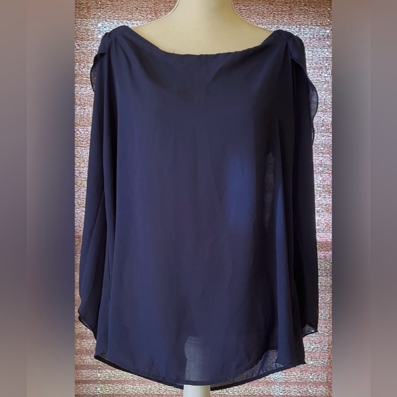 Pebble& Stone navy off the shoulder top - Picture 1 of 5
